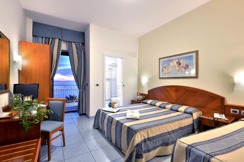 Hotel Serenella Agropoli Kültér fotó