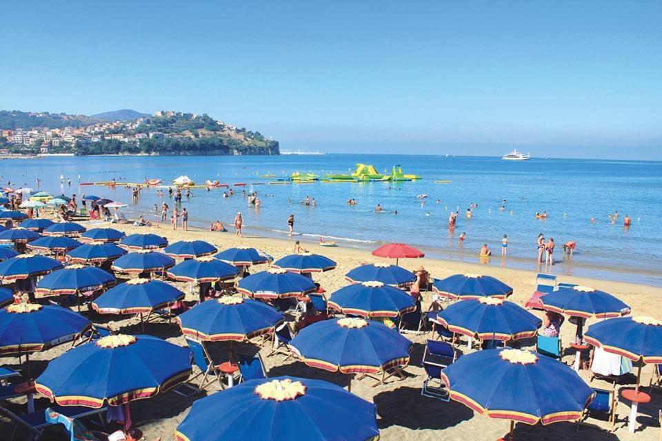 Hotel Serenella Agropoli Kültér fotó