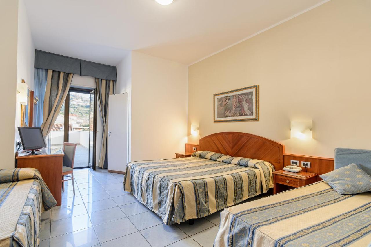 Hotel Serenella Agropoli Kültér fotó