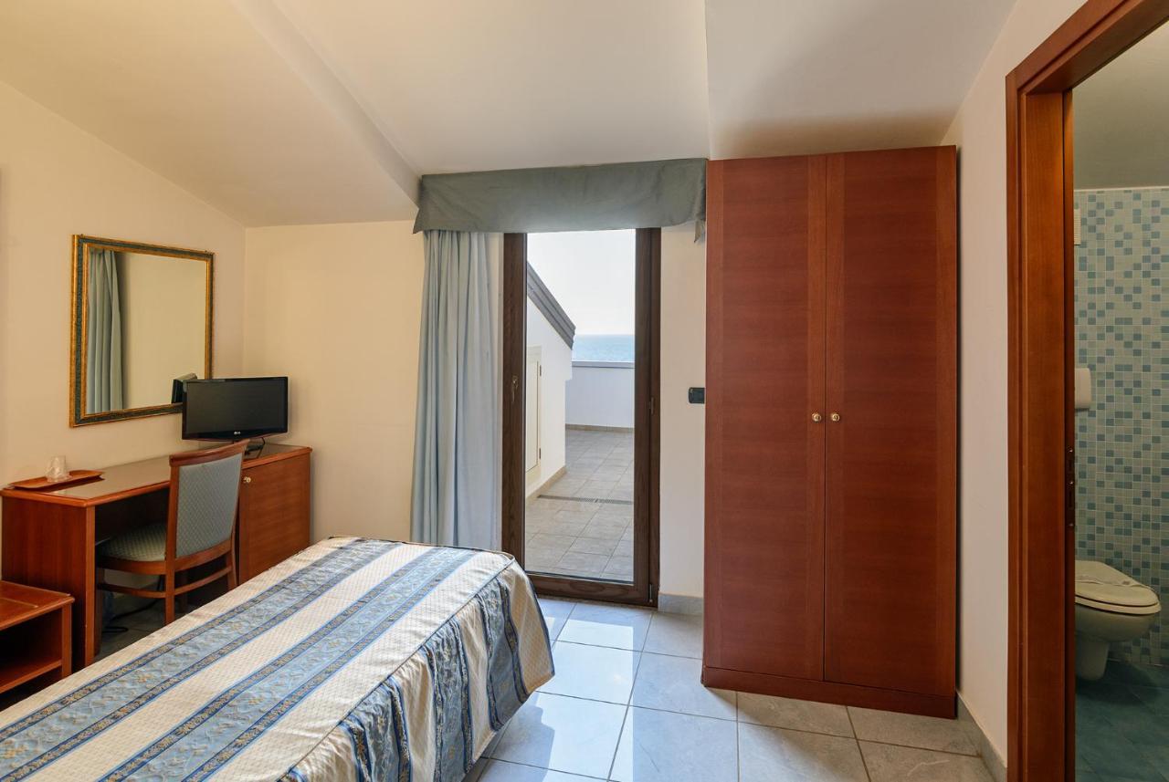 Hotel Serenella Agropoli Kültér fotó